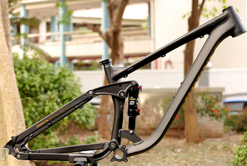 Full Suspension Fietsframe, Al - Mountain Biking Jumps recensie en prijs